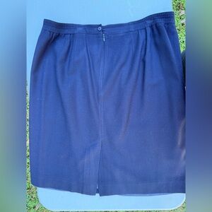 Women’s wool crepe skirt